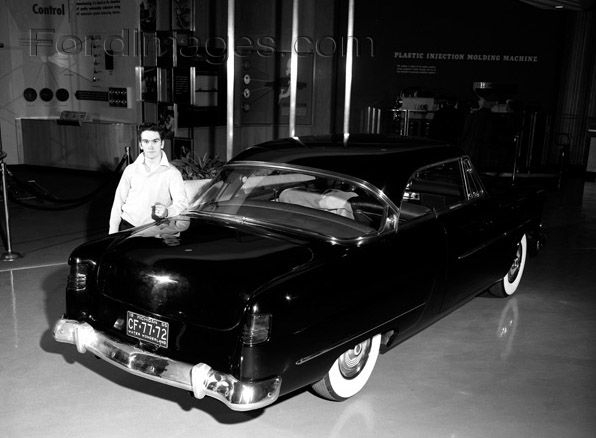 File:Rotunda-1955-custom-show14.jpg