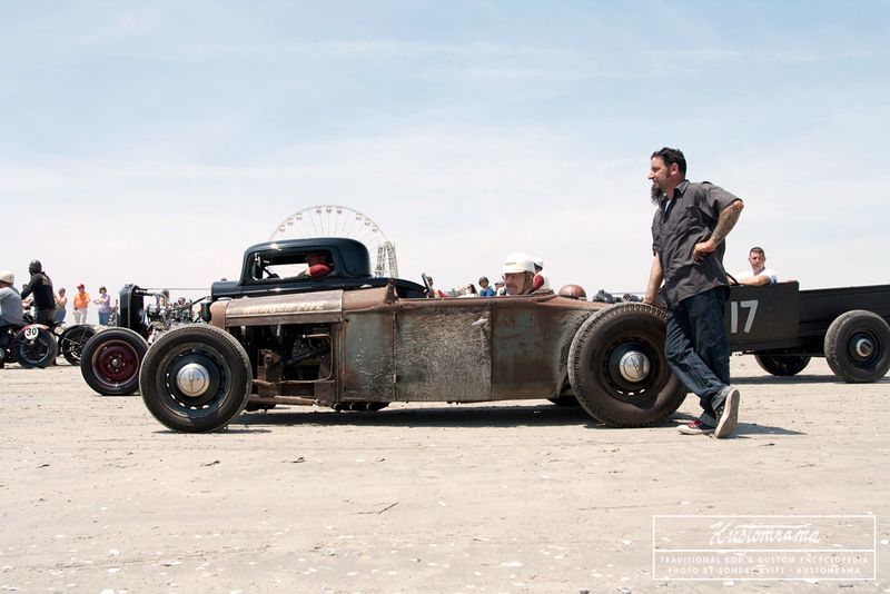 File:Buddy-hinman-1931-ford.jpg