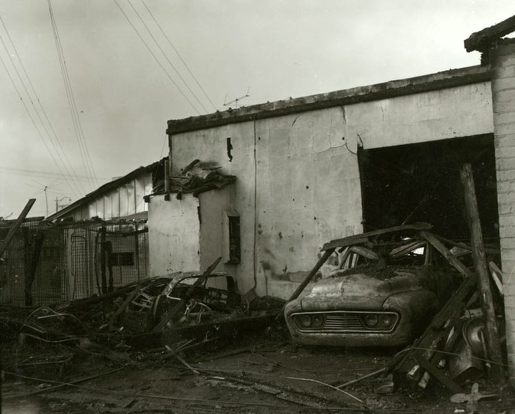File:Barris-kustoms-shop-fire3.jpg