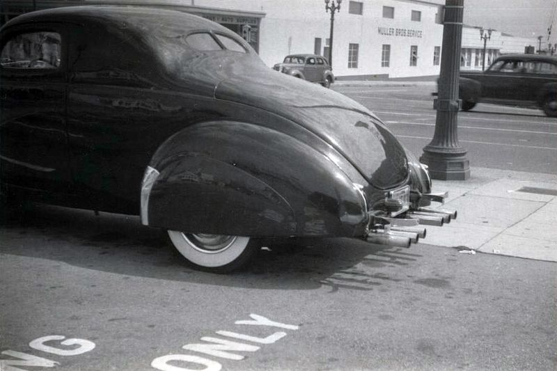 File:Earl-bruce-1940-ford-35.jpg