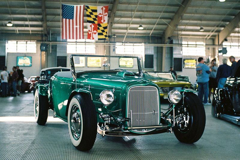 File:Tony-lamasa-1932-ford10.jpg