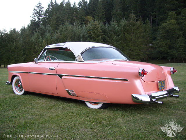 File:Al-peirish-second-1954-ford-skyliner2.jpg
