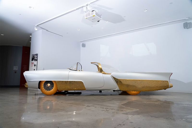 File:The-restored-golden-sahara-custom-car2.jpg