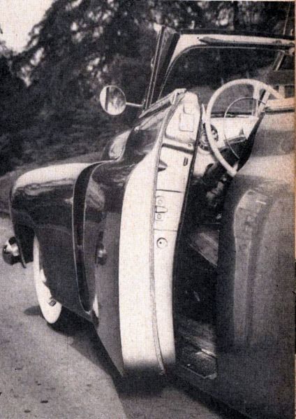 File:Chuck-porter-1942-buick202.jpg