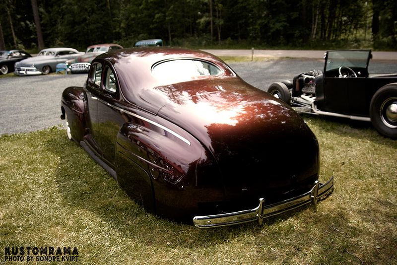 File:Kustomrama-pistons-rumble-2015-3.jpg