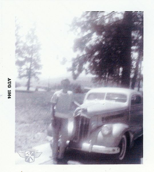 File:Dick-bertolucci-1938-chevrolet-1964.jpg