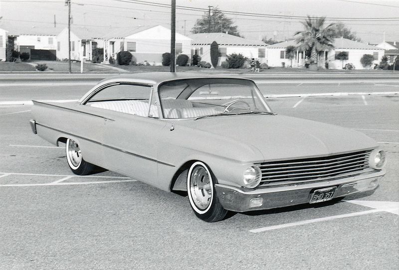 File:Howard-gribble-1961-ford-starliner.jpg