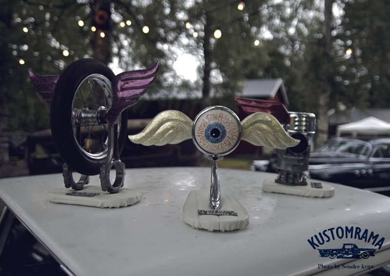 File:Coupe-devils-bonanza-trophies-2014.jpg