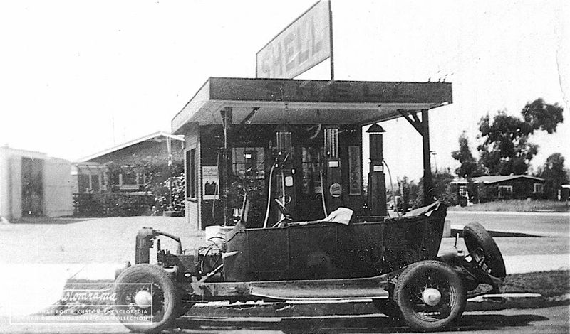 File:San-diego-roadster-club-1935-El-Cajon-Blvd2.jpg
