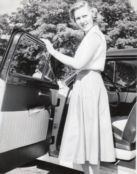 File:Joan-erickson-1952-ford6.jpg