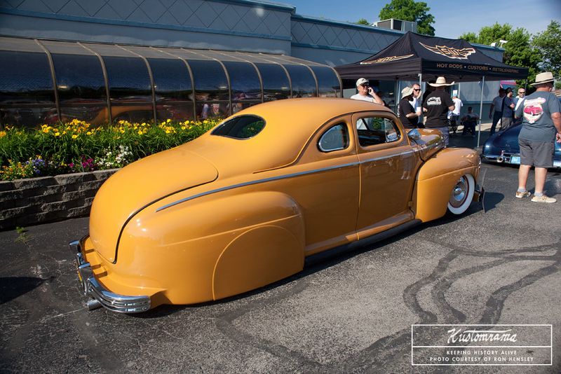 File:Custom-car-revival-2021-photos2.jpg