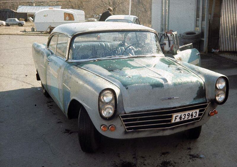 File:Affe-persson-1955-chevrolet.jpg