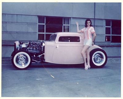 Andy-kassa-1932-ford-pink.jpg