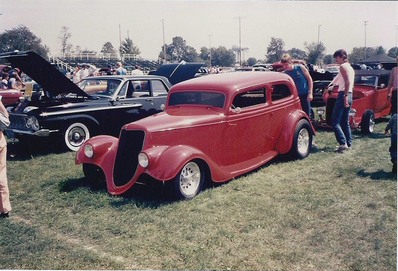 File:Jack-pieknik-1934-ford18.jpg