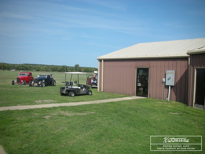 File:Darryl-starbird-hall-of-fame-museum-001.jpg