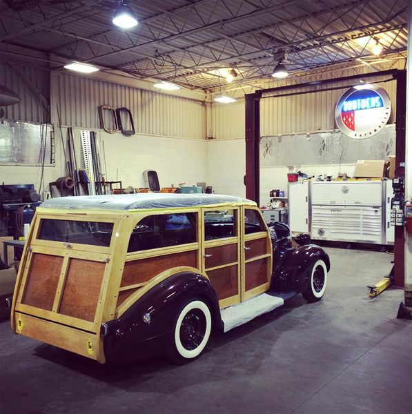 File:Brothers-custom-automotive-1937-pontiac-woody-wagon.jpg