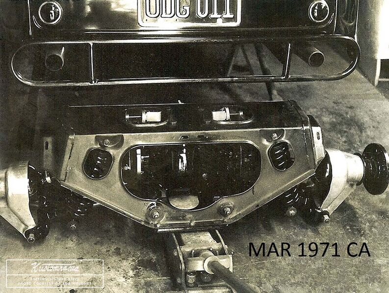 File:Bob-moloney-1932-ford-five-window-coupe-17.jpg