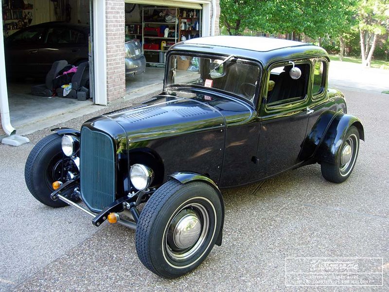 File:Bob-moloney-1932-ford-five-window-coupe-21.jpg