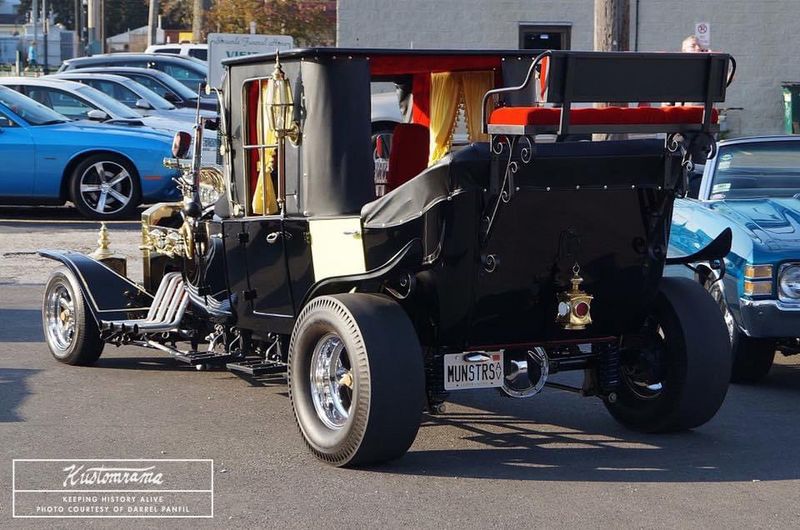 File:Darrel-panfil-munster-koach-tribute-car25.jpg