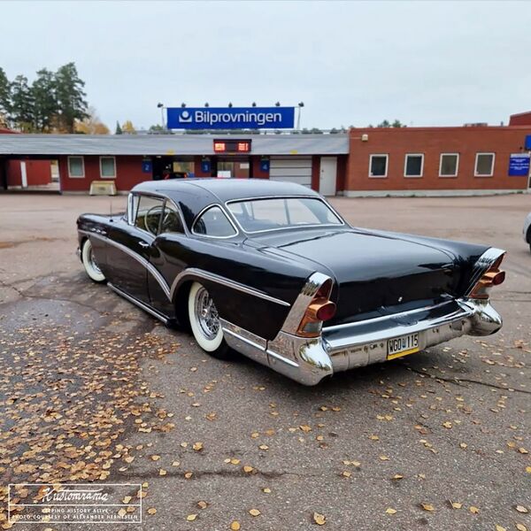 File:Alexander-hernesten-1957-buick-custom-flame-paint-job44.jpg