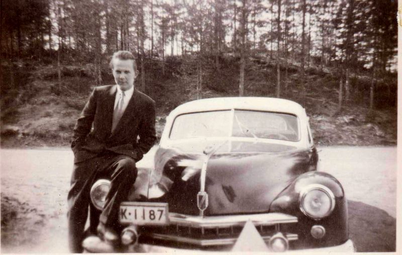 File:Arvi-hanninen-1949-checker-cab2.jpg