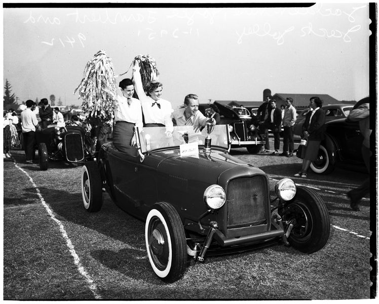 File:Hamilton-high-hot-rod-jamboree-1951-6.jpg