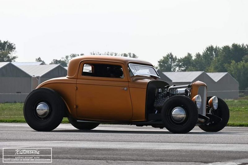 File:Tanner-logan-kucharek-1932-ford-3-window-coupe-hot-rod7.jpg