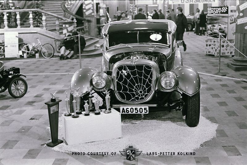 File:Sven-sandberg-glowing-coupe-kustomrama.jpg