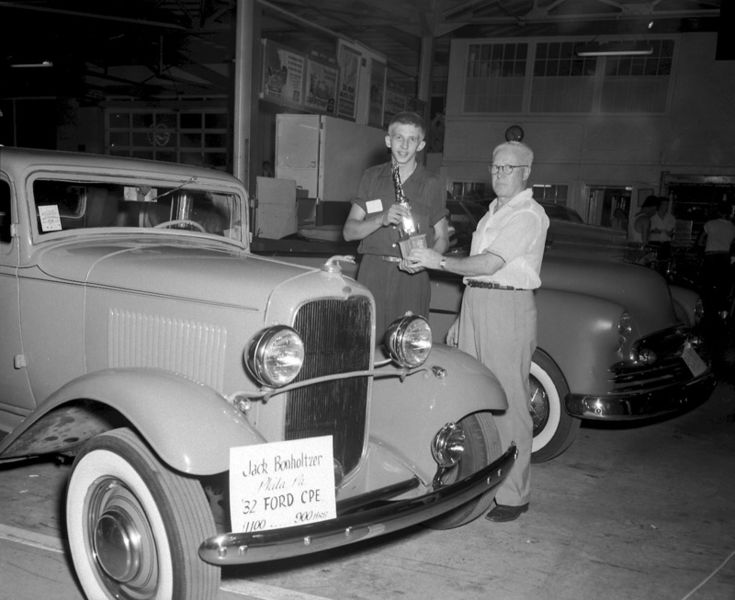 File:Jack-bornholtzer-1932-ford.jpg