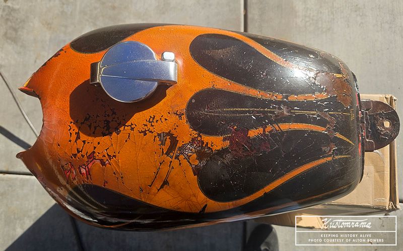 File:Gene-bowers-von-dutch-painted-1966-yamaha-motorcycle5.jpg