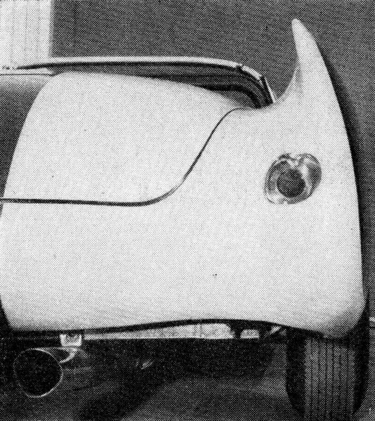 File:Ron-rodden-1957-chevrolet-corvette-3.jpg