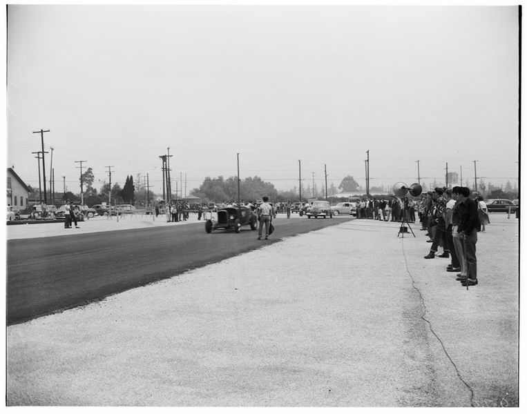 File:Hot-rods-pomona-1952-4.jpg