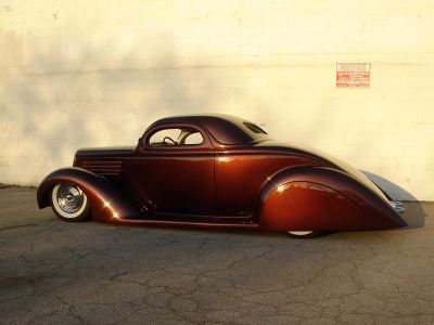 Bugs-1935-ford-ruby-deluxe.jpg