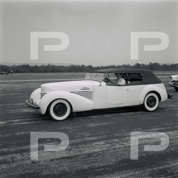 File:Cordster-drag-1955.jpg