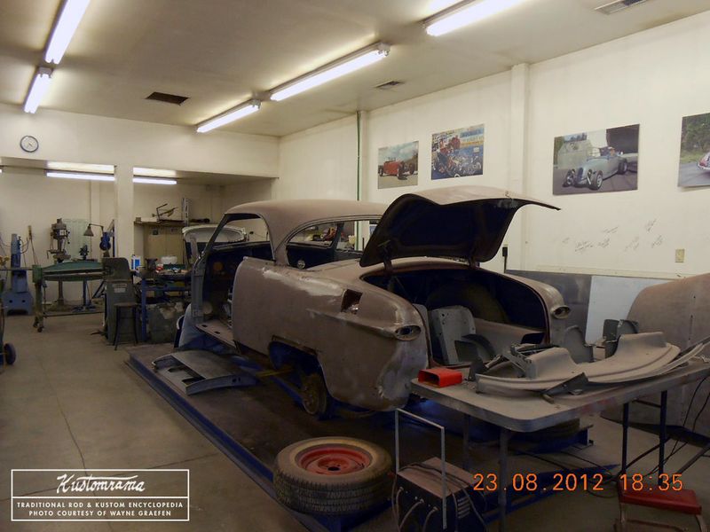 File:Lowe-kustoms-2012-4.jpg