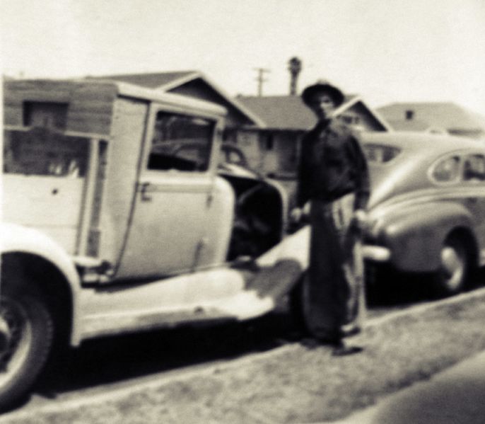 File:James-kierstead-sr-1929-ford.jpg